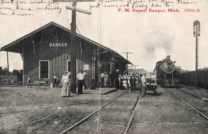 Bangor - Old Post Card Photo (newer photo)